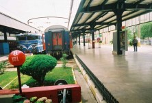The double windows on the gangway doors of other stock are smaller than that of TVS2000, and oval in shape. The TVS2000 have rectangular windows. 2001. Photo Gökçe Aydin.