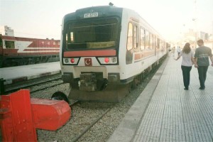 MT5713 in triple unit is ready to depart from Basmane to Söke in August 2001. These units have air conditioning, but the system is not powerfull enough to provide good comfort in summer. Photo Gökçe Aydin.