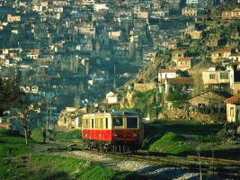 Another MV5100 and its trailer, this time heading south through the Izmir suburbs, 6 March 1977. Photo Robin lush