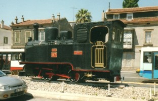 Henschel n°15944, plinthed in Izmir, in front of Alsancak station. June 2001. Photo JP Charrey