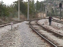 YS board and ground signal showing a stop aspect. Kayaş, 2002. Photo Ergin Tönük