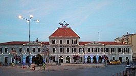 Basmane station, street side. Mai 2019. Photo P. Hudson