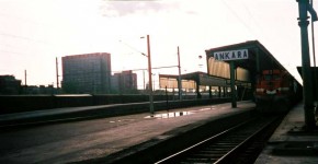 A rainy day on the platform, east side, in July 2001. Photo Gökçe Aydin