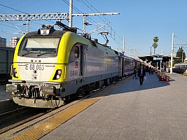 E68063 arriving in Adana on a service from Malatya. May 2019. Photo P. Hudson