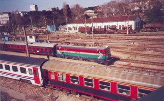 E52515 heading Adapazari Express at Haydarpasa