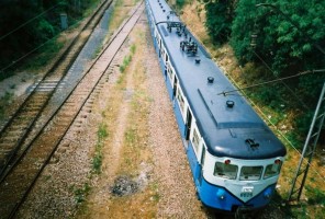 E8025, which has an original cab roof with red lights in the corners