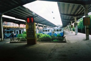 A line up of E8000 at Sirkeci. July 2001, photo Gökçe Aydin