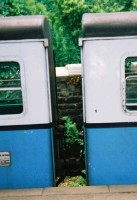 Rigid coupling between the trailers. July 2001, photo Gökçe Aydin