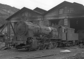 44037 awaiting major repairs; Depo Çatalagzi, April 1974. Photo Rainer Schnell